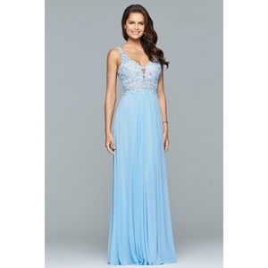 Faviana Style #8000 in Cloud Blue In Size 00